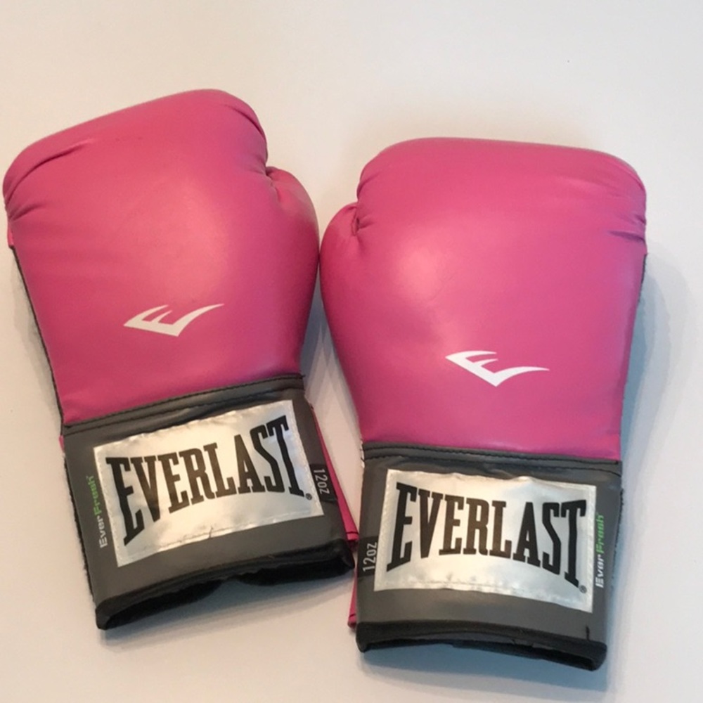 NWOT Everlast Women’s Boxing Pro Style Training Gloves - 12oz - lev 1